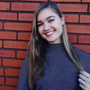 Meet your Posher, Lea